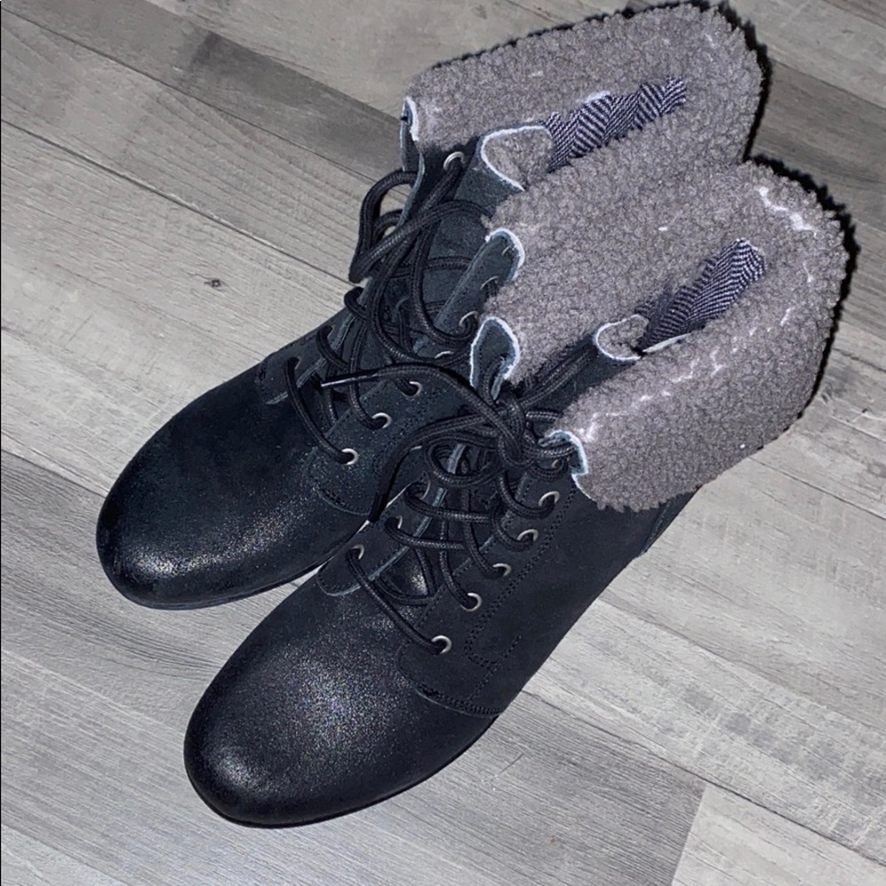 Ugg Zea black wedge